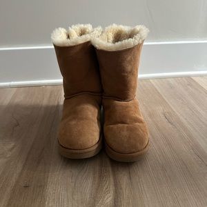 UGG Bailey Bow 2 Boot, women’s size 9